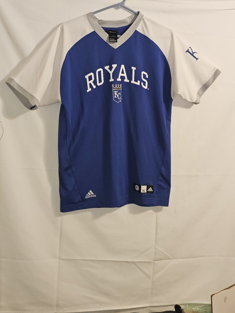Adidas Kansas City Royals V-neck jersey in blue and white. Size Youth XL - Picture 4 of 9